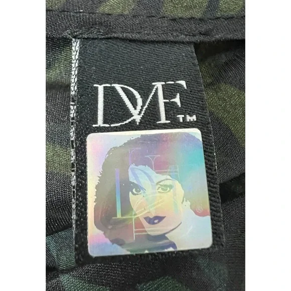 Diane von Furstenberg Gunita Mini Skirt Green Blue Open Work Wave Print SZ 4 - Picture 10 of 14